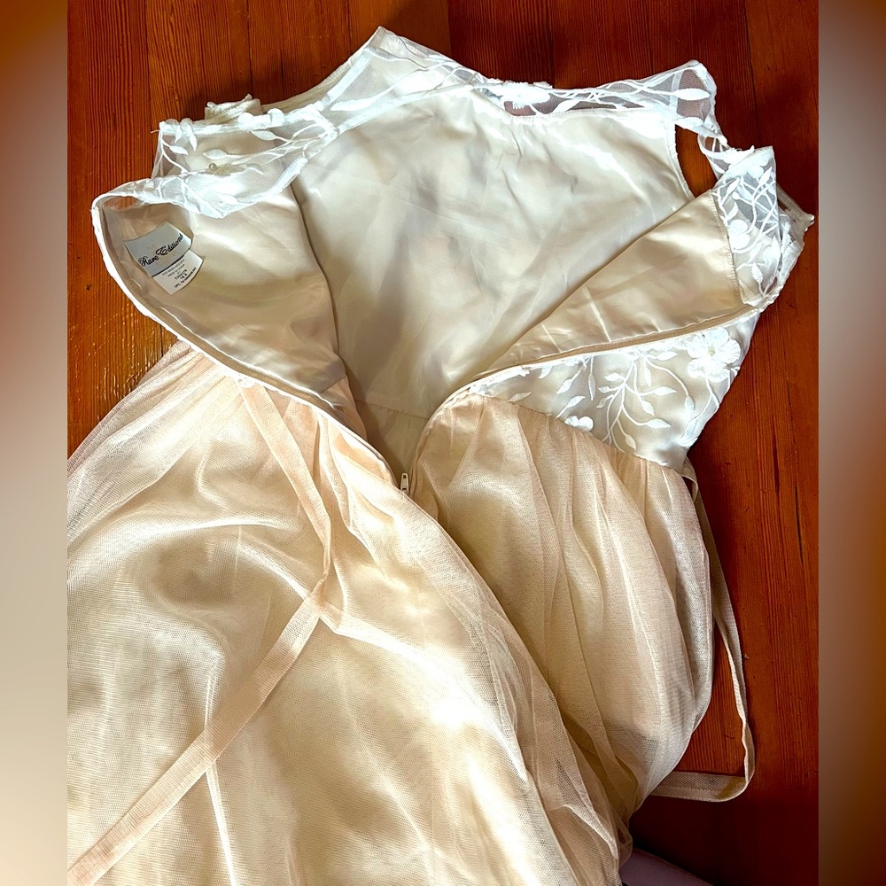 Elegant Cream Floral Dress sz. 18.5, juniors, girls, women, lace, chiffon - Picture 9 of 16